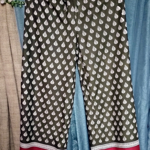 Boho Wide Leg Pants, Army Green with leaves and decorative ankle length design. - Picture 4 of 4